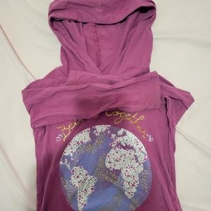 Toddler top size 5t good condition. Hood top light as a t shit.